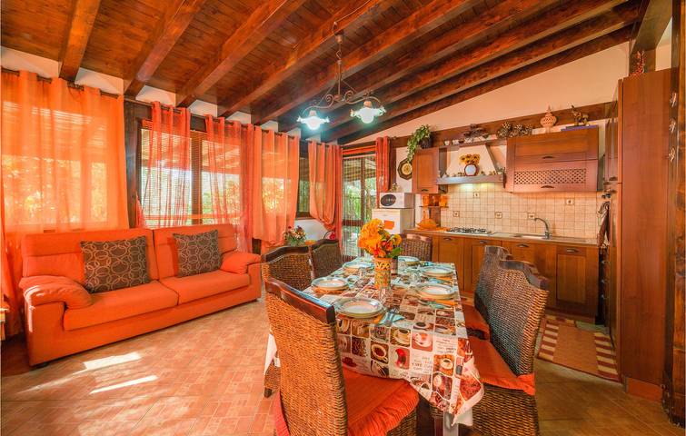 Cozy 2BR Apartment Near Beach & City Center with WiFi & Parking in Contrada Fiori, Menfi