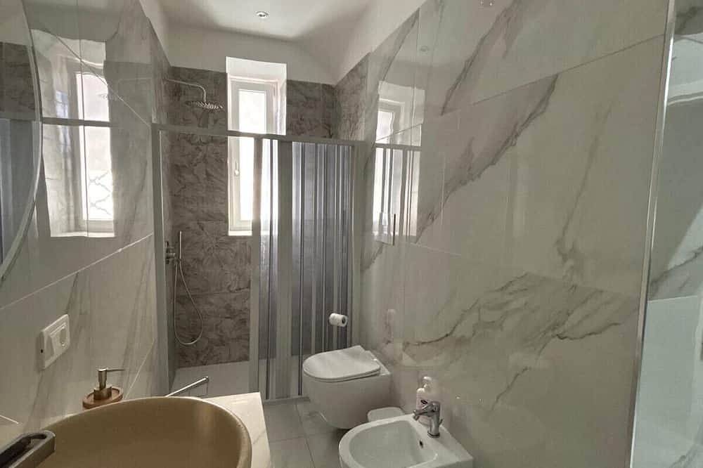 A 2 minuti dell'uscita autostradale di torre del greco nord in Torre del Greco, Parco nazionale del Vesuvio