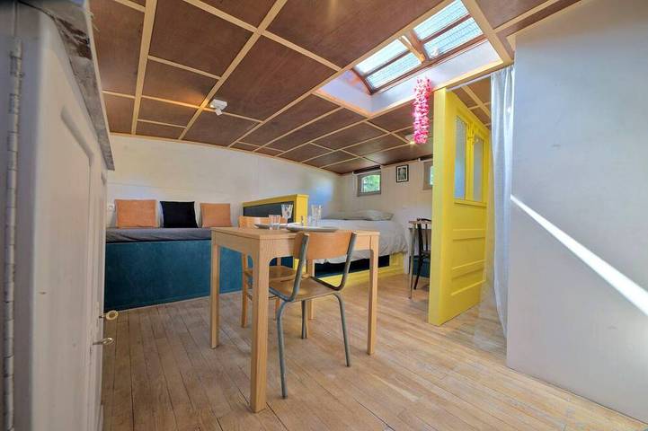 Apartamento entero, Cabine 3-Estudio-Apartamento-Baño privado con bañera-vista al canal in Metz, Metz-Campagne