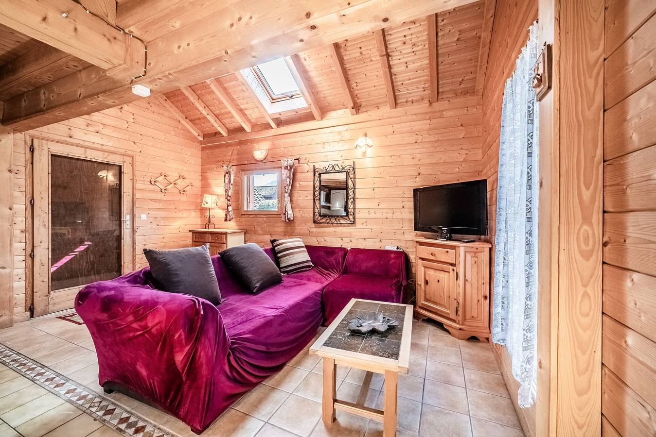 Chalet « 6p Classique - Les Biches » : vue montagne, terrasse privée et Wi-Fi in Verchaix, Région de Bonneville