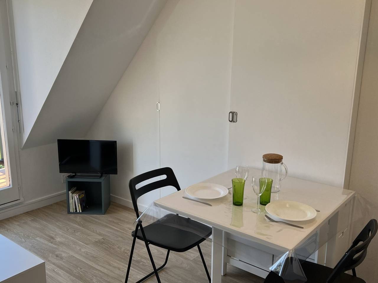 Appartement entier, Appartement 2 pièces en bord de mer avec accès direct à la plage de Cabourg, proche Thalassothérapie in Cabourg, Région de Caen