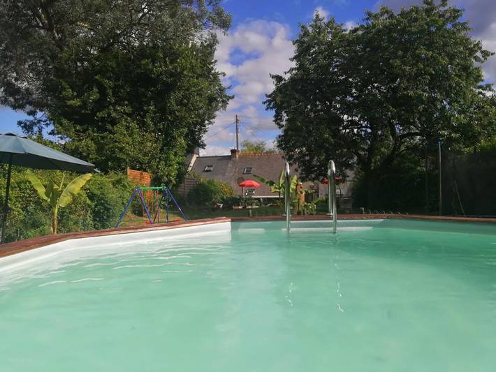 Location de vacances pour 4 personnes, avec Terrasse ainsi que Jardin et Piscine à Pluméliau