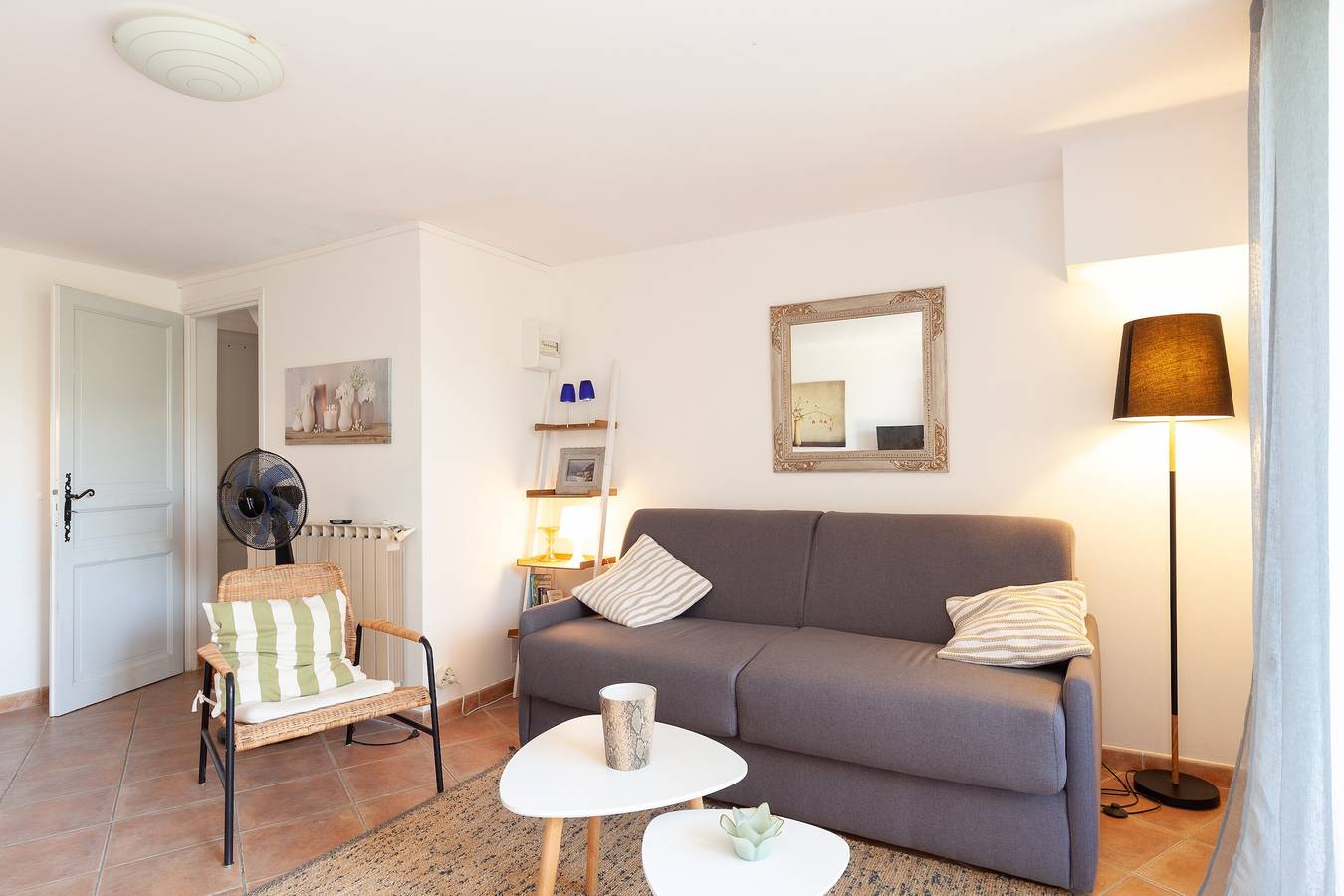 Ganze Wohnung, Ferienwohnung 'Logement De Charme Les Araucarias' mit Gemeinschaftspool, privater Terrasse & Wlan in La Garde, Mittelmeerküste (Frankreich)