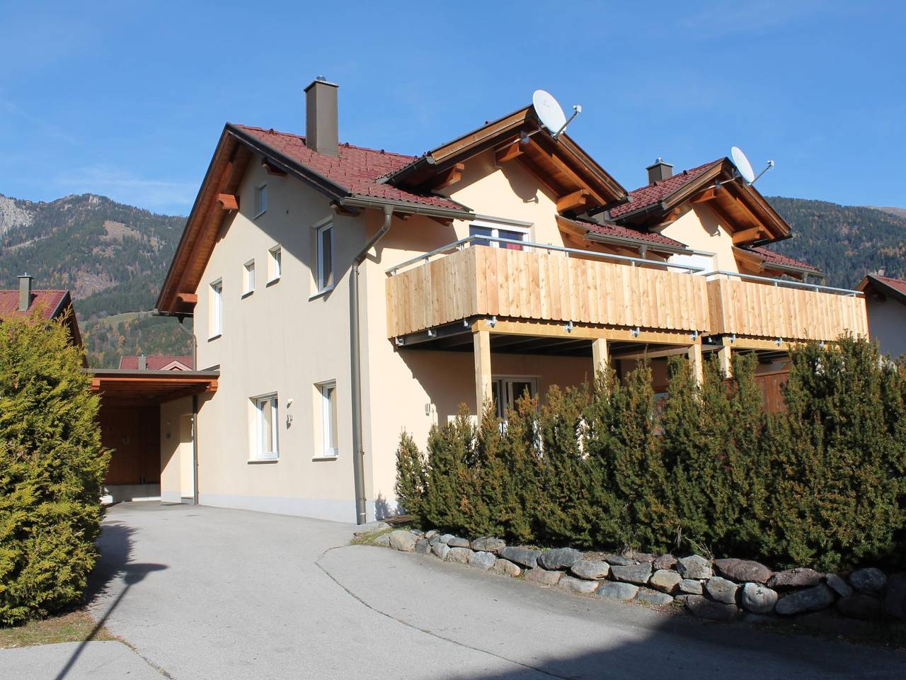 Schönes Ferienhaus an der Piste mit Bergblick in Gailtaler Alpen, Kötschach-Mauthen