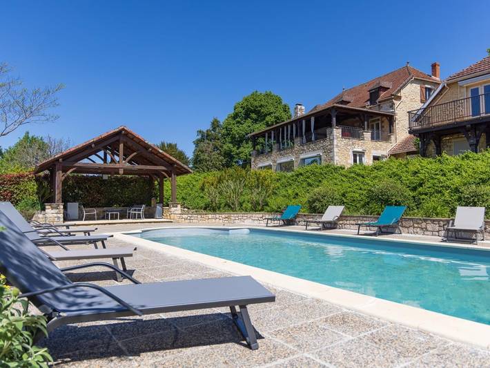 Location de vacances pour 12 personnes, avec Balcon ainsi que Terrasse et Jardin à Rouffilhac