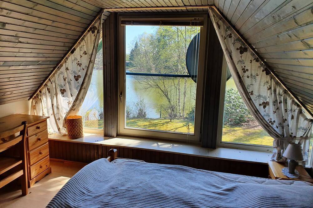 Idyllisches Haus mit 85qm Wohnfläche direkt am See mit optionalem Hot-Tub in Bockhorn, Südliche Nordseeküste