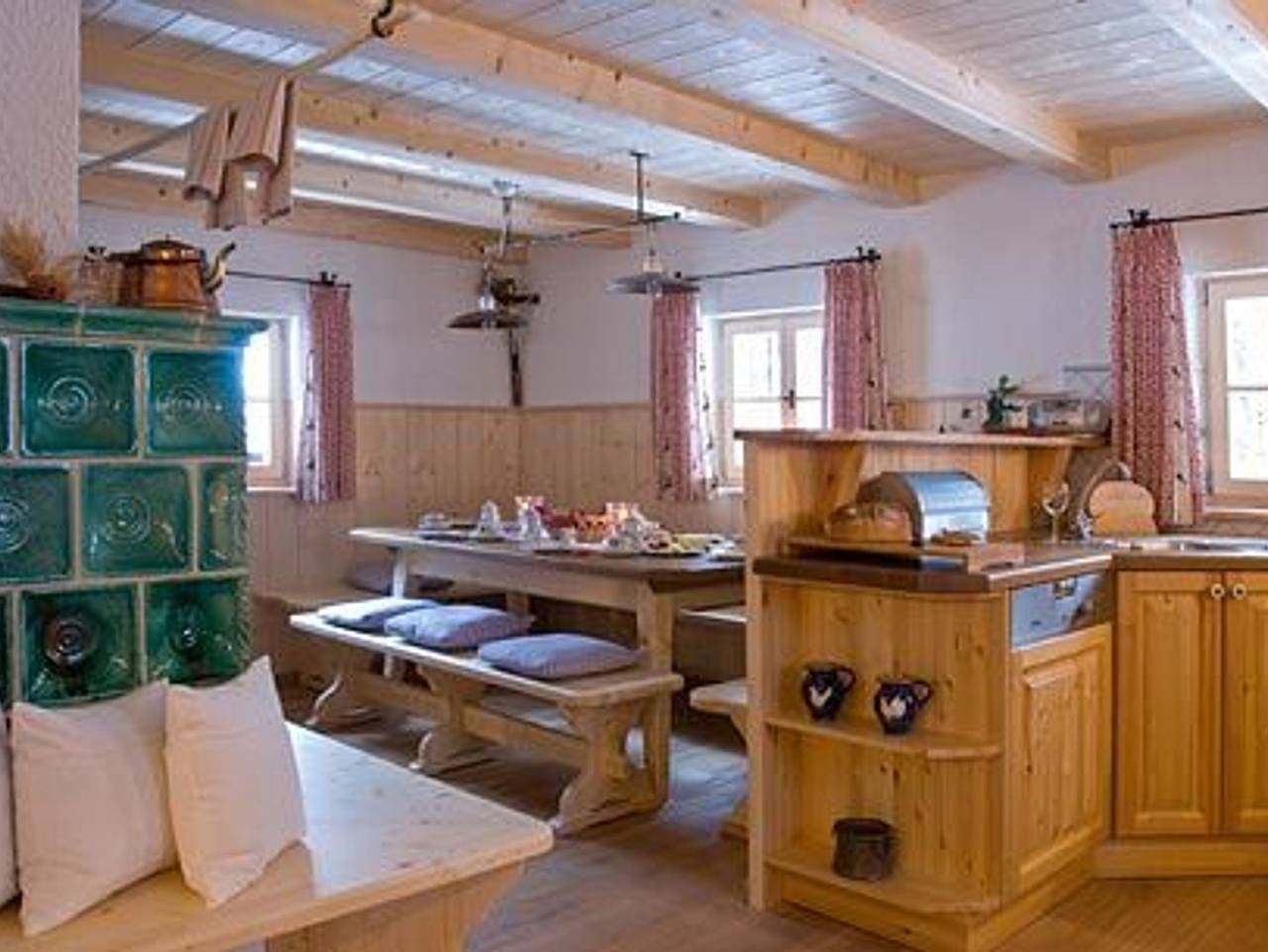 Ganze Ferienwohnung, Almhaus - Ferienhaus Webermohof - Exklusives Ferienhaus mit privatem Wellnessgarten in Rottach-Egern, Spitzingsee