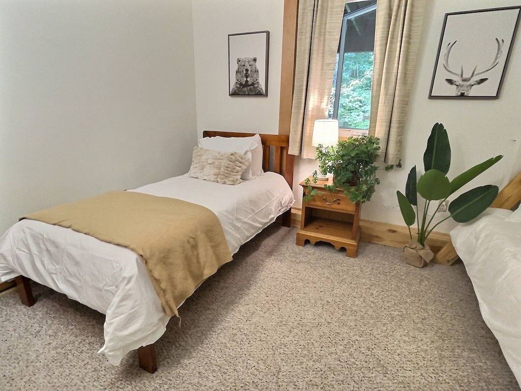 Happycub - Hot Tub, Fireplace, Game Room! in Killington, Rutland County