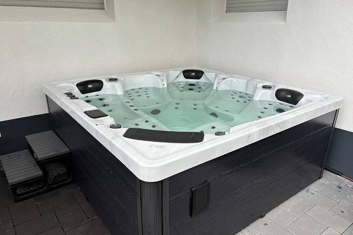 Ferienwohnung für 9 Personen, mit Balkon und Garten in Bödefeld