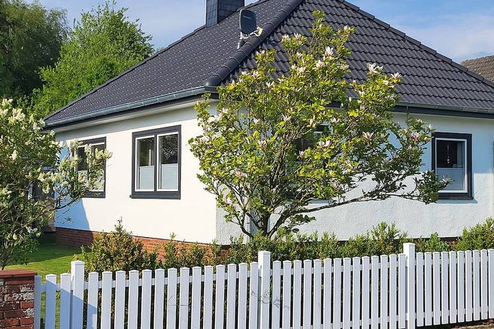 Ferienhaus für 3 Personen, mit Terrasse und Garten in Schwabstedt