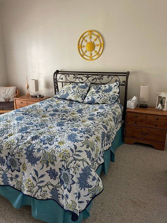 Privater Pool Seeseite. Großes Haus mit sieben Schlafzimmern. Pool geöffnet bis Mitte Oktober in Lake Gaston