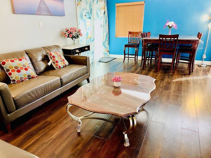 Vacation rental for 12 people, with garden in Anaheim