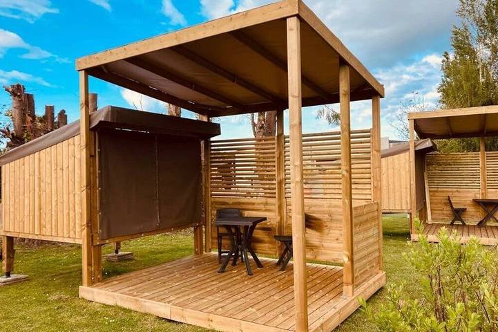 Zecamping 4* 500m plage piscine couverte chiens acceptés locatif 7m2 in Quettehou, Cherbourg und Umgebung