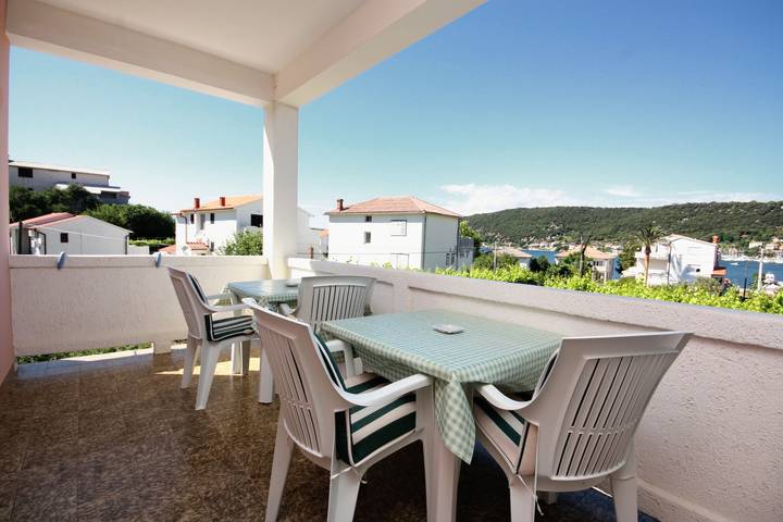 Ferienwohnung für 4 Personen, mit Balkon/Terrasse in Supetarska Draga