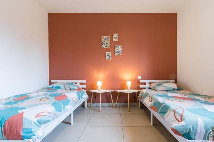 Gîte pour 10 personnes, avec jardin à Carnet - 2