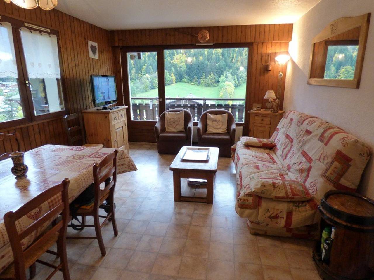 Apartamento entero, Luminoso apartamento de 3 piezas en estilo saboyano - 52m² - 7 personas, cerca del centro y remontes in Le Grand-Bornand, Región de Annecy