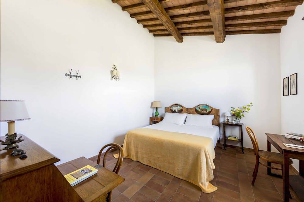 Steinhaus in der toskanischen Landschaft in Semproniano, Grosseto Provinz