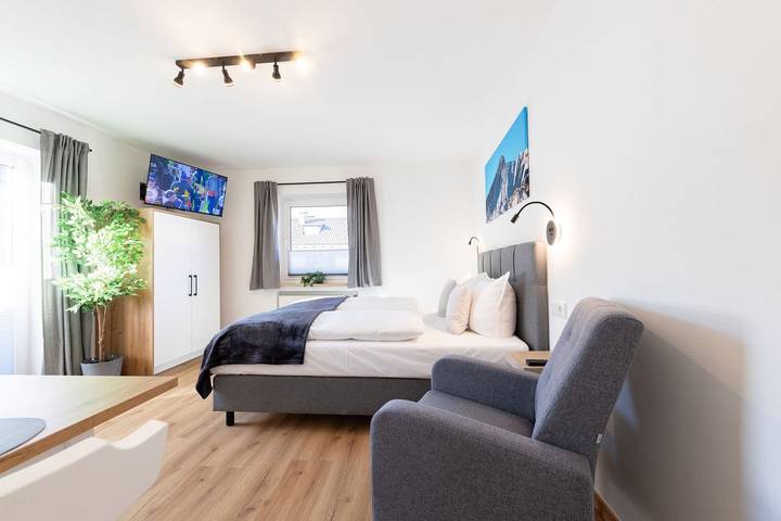 Ferienwohnung für 2 Personen, mit Balkon in Farchant - 2