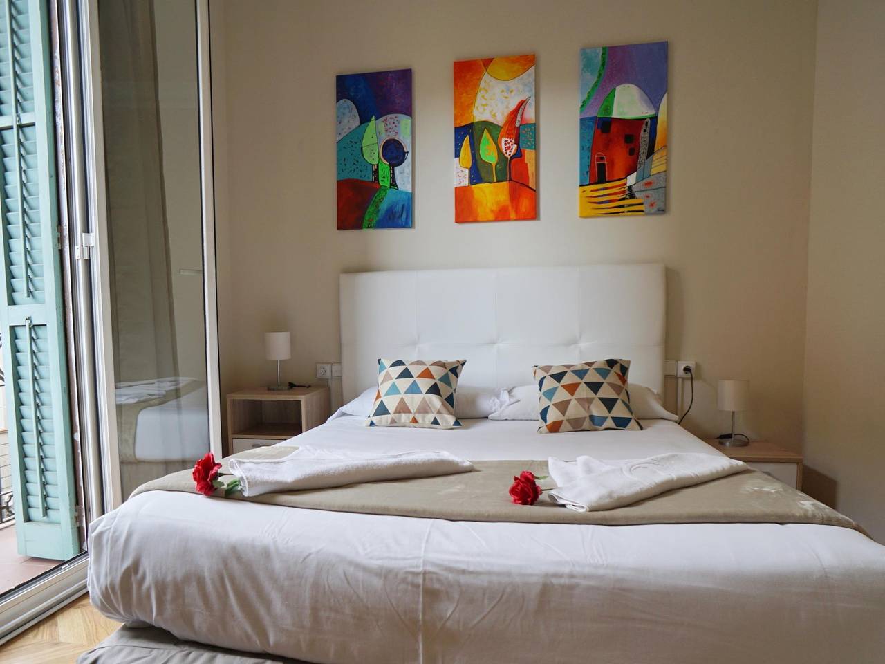 Entire vacation apartment, Apartment located next to Sagrada Familia in Barcelona Centre, Barcelona