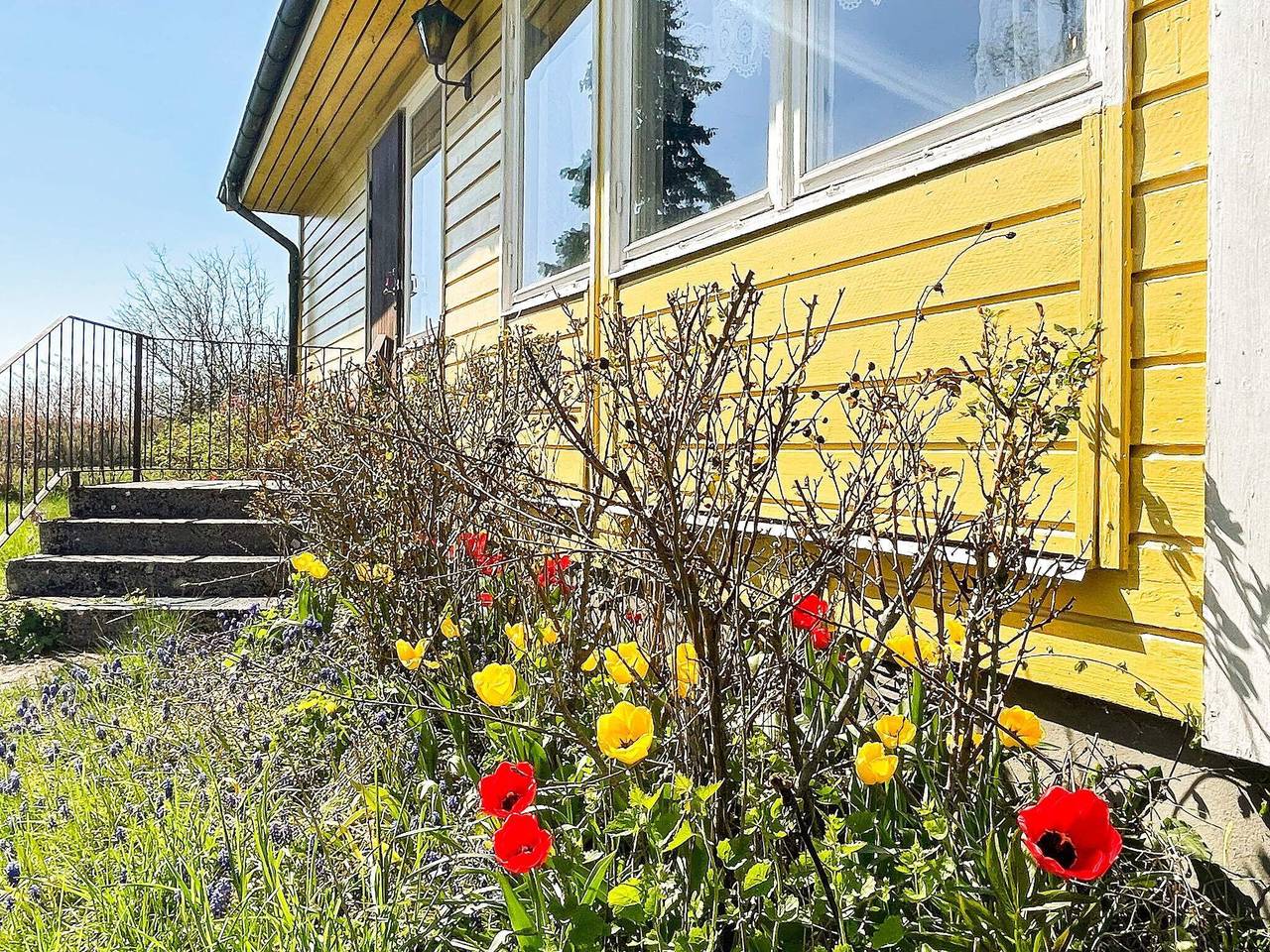 Lantligt hus med trädgård nära Borgholm in Öland