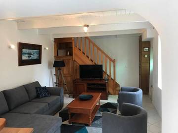 Gîte pour 4 personnes, avec jardin à Plouaret