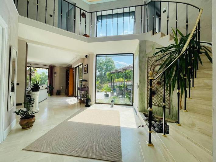 Location de vacances pour 8 personnes, avec piscine et jardin à Pocé-sur-Cisse