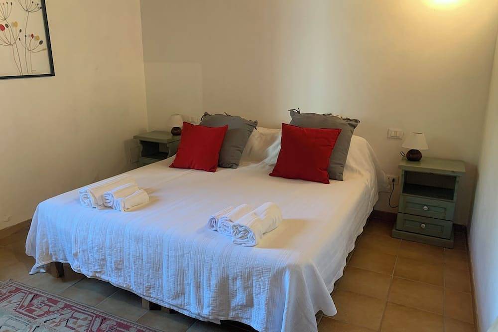 Idyllic Villa, with Infinity Pool, 4 air conditioned bedrooms  & stunning views. in Torino di Sangro, Province de Chieti