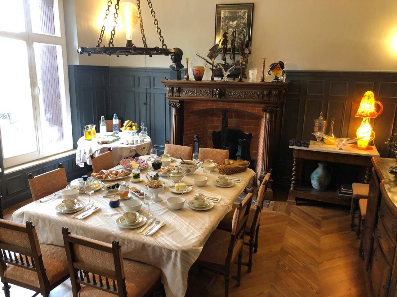 Chambre d'hôte au château de Puymoger - suite 1 in Javerlhac-et-la-Chapelle-Saint-Robert, Parc naturel régional Périgord-Limousin