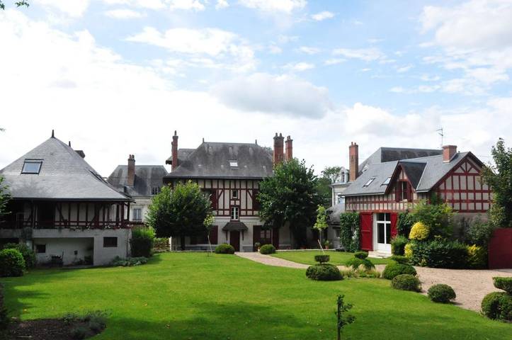 Location de vacances pour 15 personnes, avec jardin et piscine à Cour-Cheverny - 2