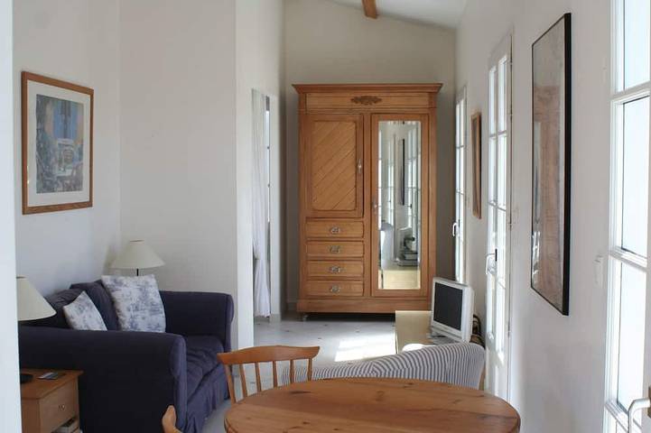 Gîte pour 2 personnes, avec piscine et jardin à Mortagne-sur-Gironde - 4