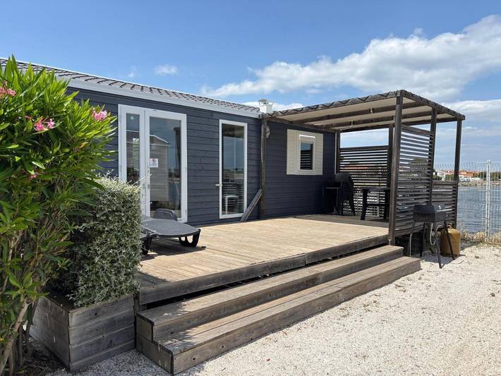 Camping pour 6 personnes, avec Terrasse et Jardin ainsi que Piscine et Vue