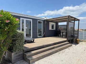 Camping pour 6 personnes, avec terrasse et vue ainsi que piscine et jardin à Le Barcarès