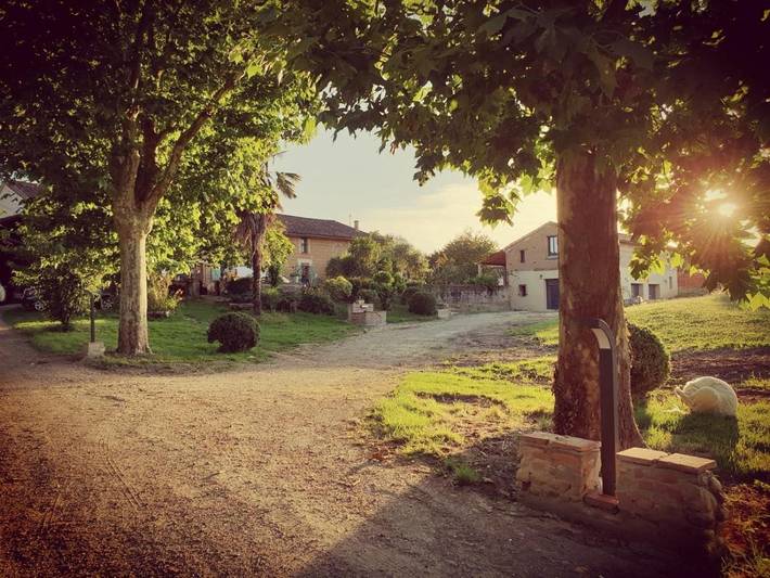 Chambre d’hôte pour 2 personnes, avec Terrasse et Jardin ainsi que Piscine et Vue