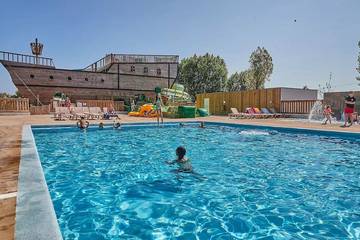 Camping pour 4 Personnes dans La Tranche-sur-Mer, Vendée, Photo 2