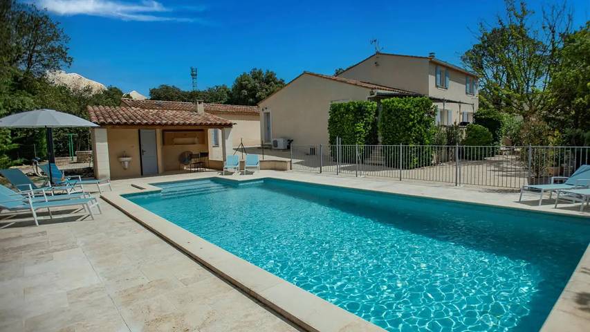 Casa de vacaciones para 9 personas, con jardín además de terraza y piscina - 1