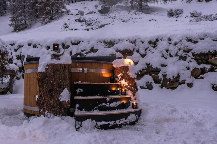Chalet pour 10 personnes, avec jacuzzi ainsi que jardin et piscine à Zermatt - 2