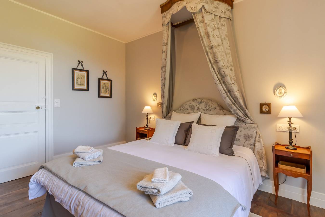 Habitación de huéspedes "La Romantique" con terraza y jardín compartidos, Wi-Fi in Savignac-les-Églises, Périgord Blanc