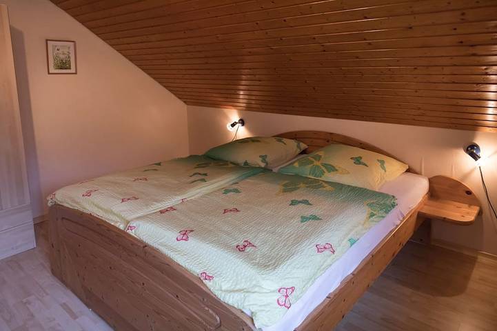 Appartement entier, Appartement mansardé confortable dans un style maison de campagne avec balcon et WiFi gratuit in Cond, Cochem