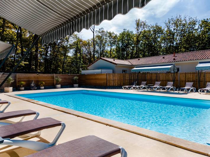 Vacation rental for 4 people, with yard and lake view in Dordogne