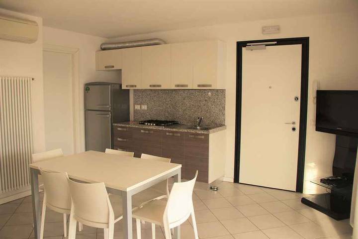 Ganze Ferienwohnung, Ferienwohnung mit Klimaanlage und Balkon in der Nähe vom Strand in Ufficio 5, Lignano Sabbiadoro