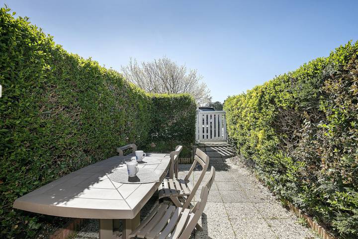 Charming Maisonnette Ty Dacoli with Shared Pool, 2-Min Walk to the Beach in Le Pouliguen, Côte d'Amour