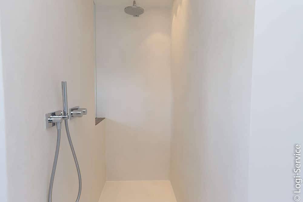 Superbe maison climatisée  pour 10 personnes et double amarrage de 13m in Port Grimaud, Grimaud