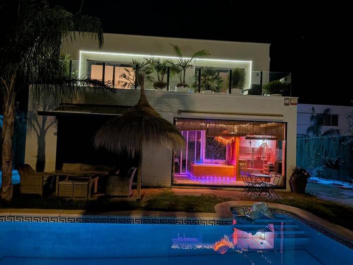Chalet para 12 personas, con Balcón y Jacuzzi además de Terraza y Jardín en Provincia de Tarragona