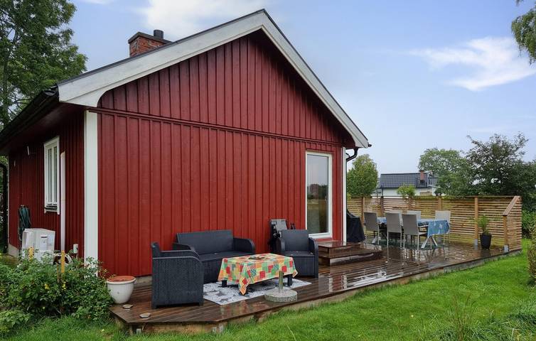 Ferienhaus für 6 Personen mit Terrasse in Vänersborg, Vänern