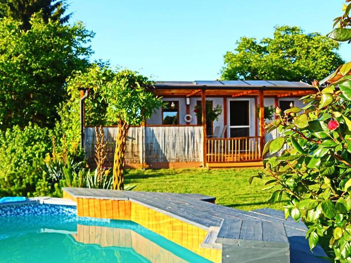 Bungalow für 4 Personen, mit Balkon und Pool sowie Garten und Sauna in Polen