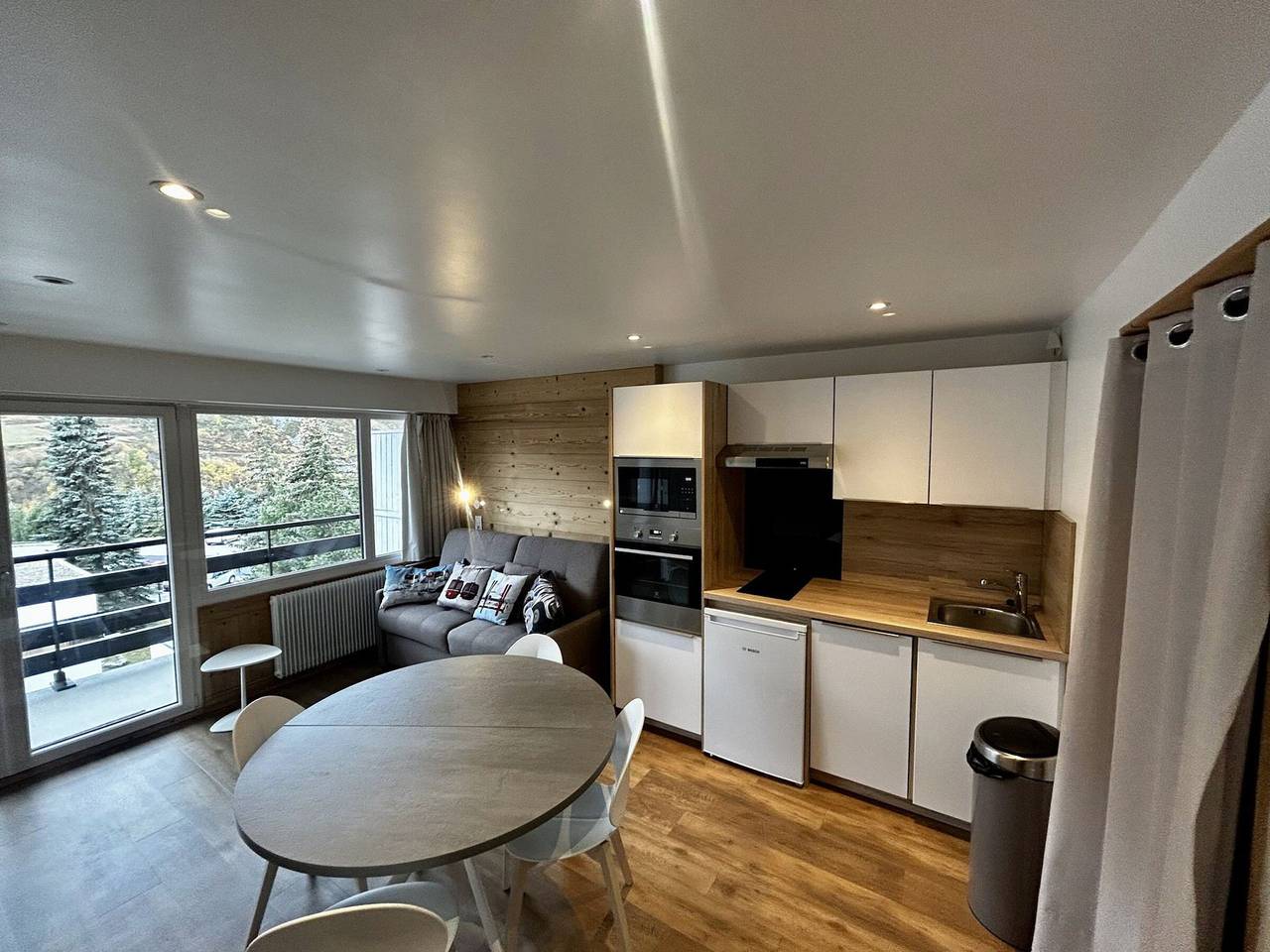 Ganzes Studio, Renoviertes Studio mit Bergblick, Balkon, in Pistennähe - Les Menuires in Les Menuires, Saint-Martin-de-Belleville