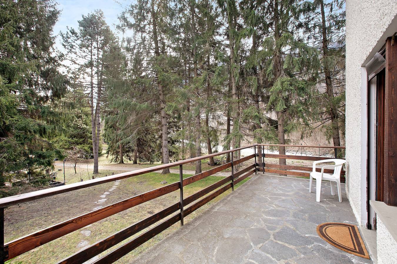 Casa vacanze "Maison La Truite" con vista sulle montagne, terrazza privata e 4 balconi in Morgex, Comune di Morgex