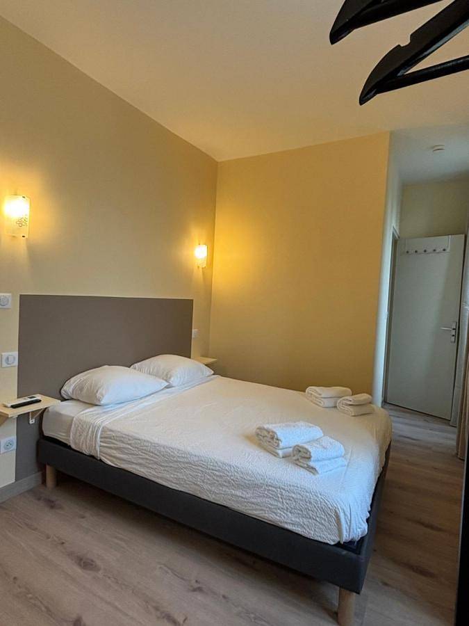 Gîte pour 2 personnes, avec Terrasse et Vue à Rieupeyroux - 2