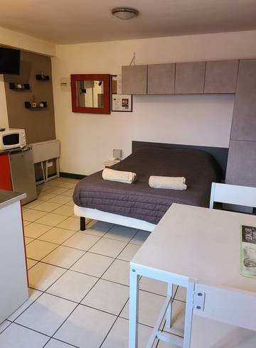 Gîte pour 2 personnes, avec piscine à Brives-sur-Charente