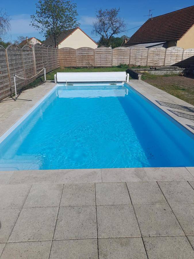 Location de vacances pour 4 personnes, avec piscine et terrasse à Magnien - 4